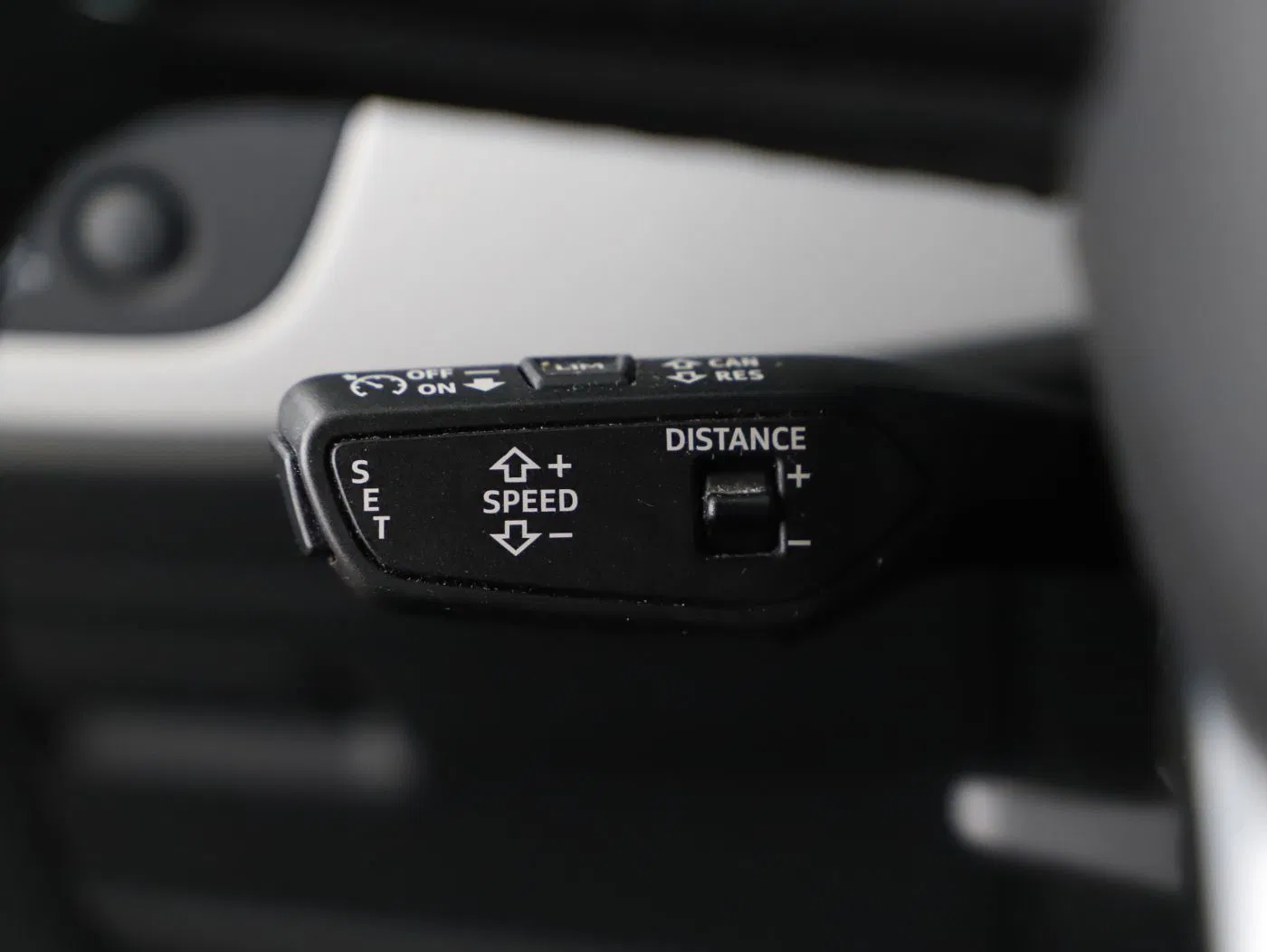 Audi A4 Avant TDI S-Line Aut | Bild 23 von 26