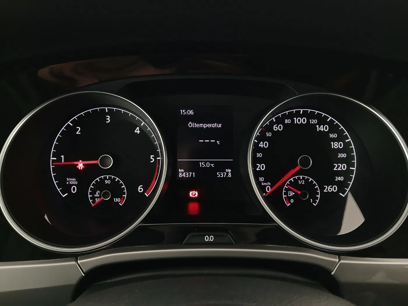 VW Touran 2.0 TDI BMT | Bild 16 von 25