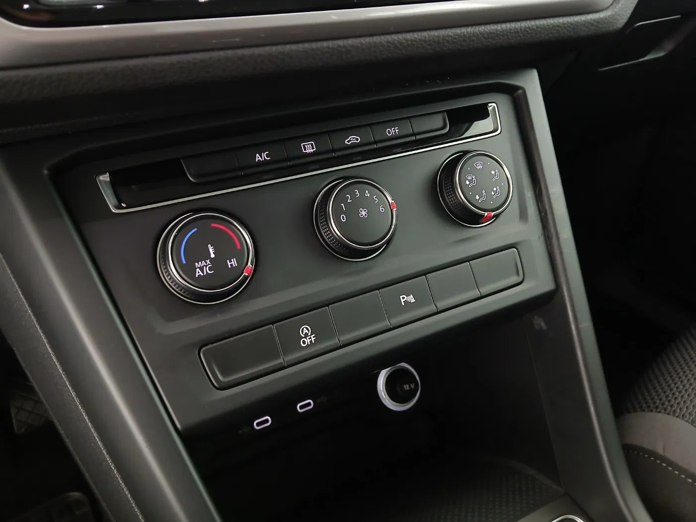 VW Touran 2.0 TDI BMT | Bild 22 von 25