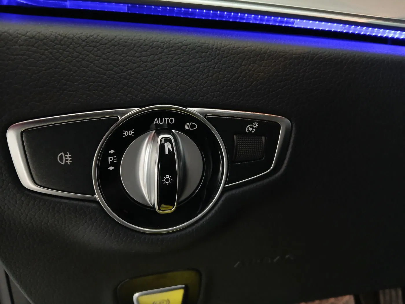 Mercedes-Benz E 300d 4Matic Avantgarde Aut. | Bild 14 von 25