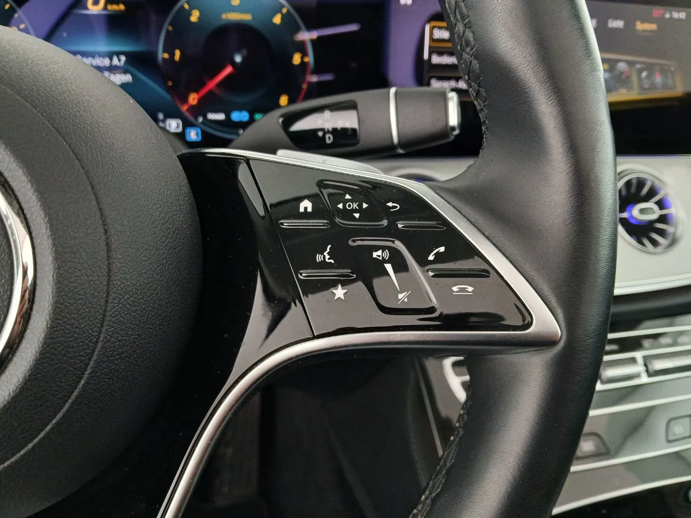 Mercedes-Benz E 300d 4Matic Avantgarde Aut. | Bild 19 von 25