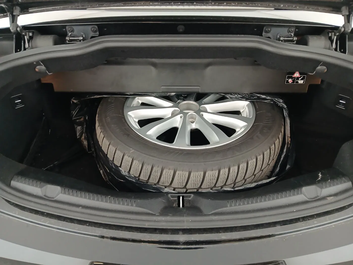 Mercedes-Benz E 300d 4Matic Avantgarde Aut. | Bild 25 von 25