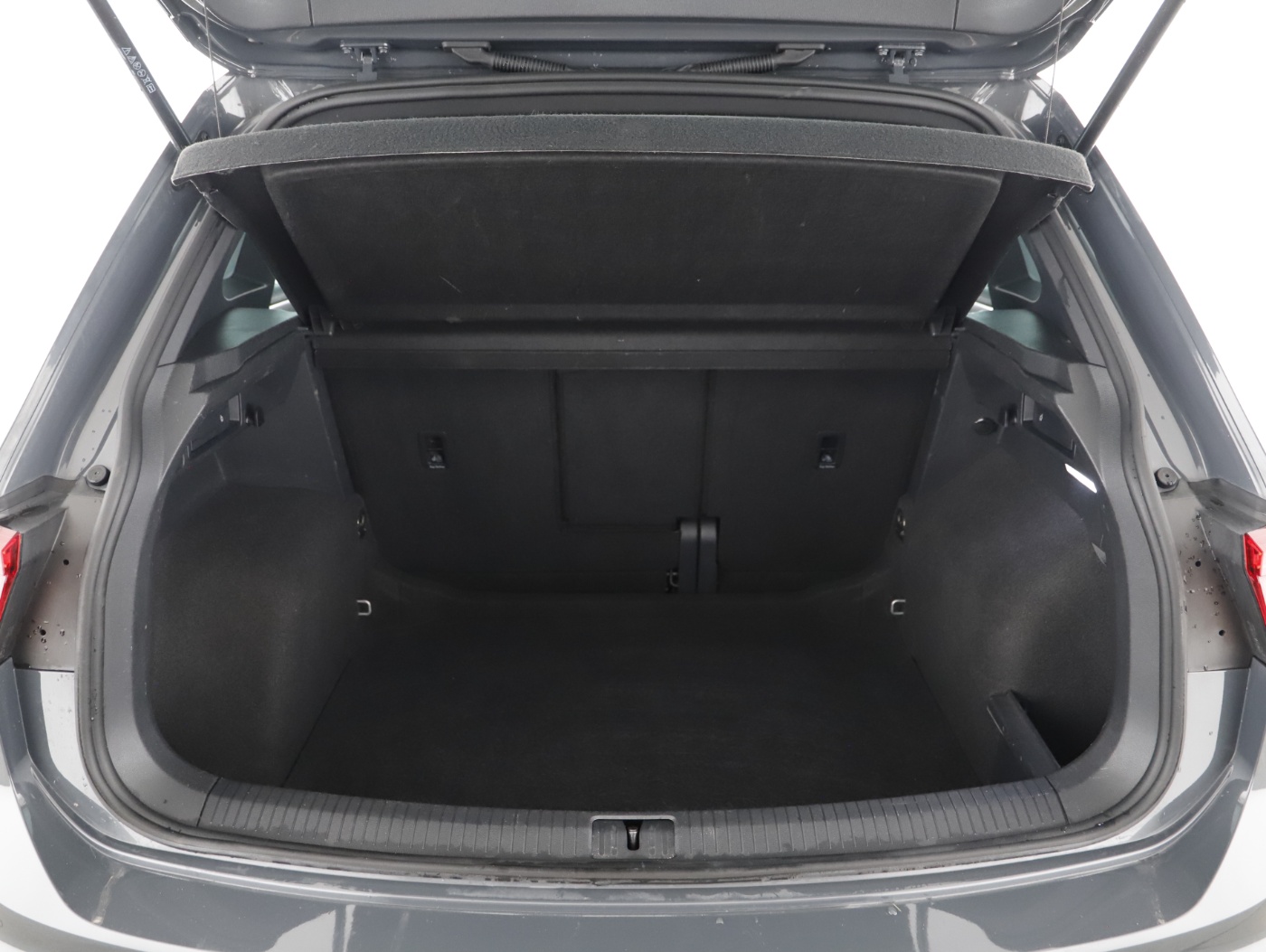 VW Tiguan 2.0 TDI R-Line DSG | Bild 17 von 24