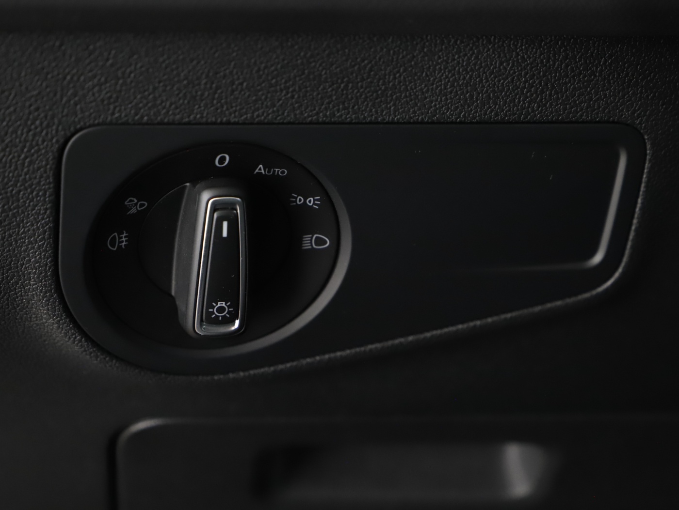 VW Tiguan 2.0 TDI R-Line DSG | Bild 20 von 24