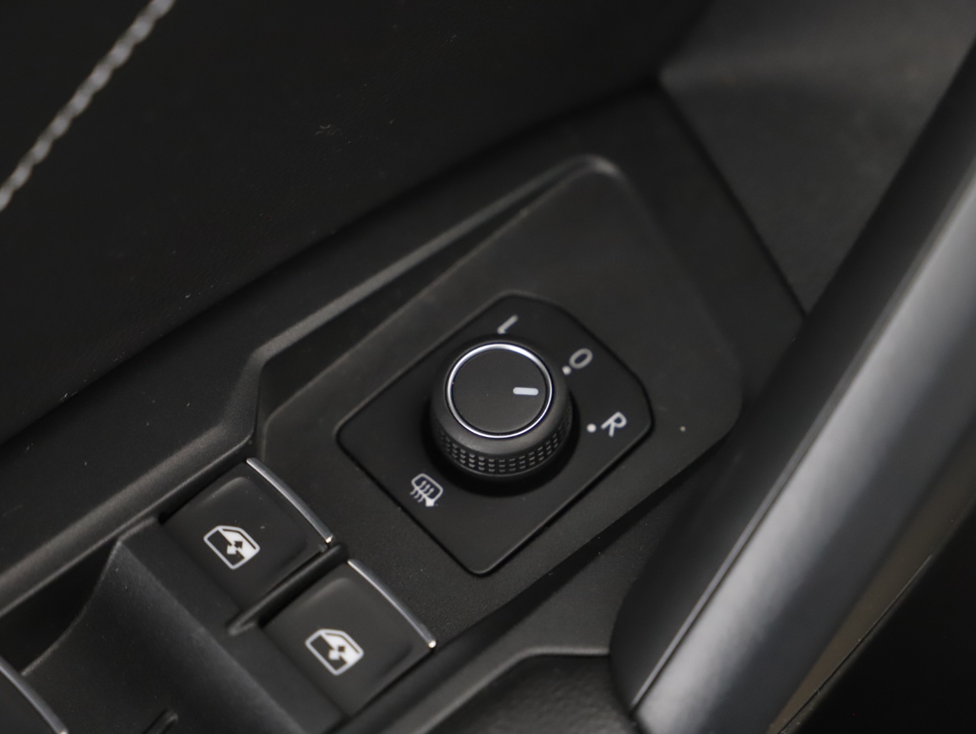 VW Tiguan 2.0 TDI R-Line DSG | Bild 22 von 24