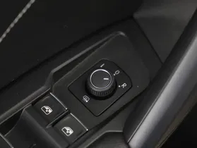 VW Tiguan 2.0 TDI R-Line DSG | Thumbnail 22 von 24