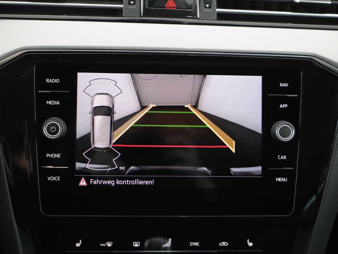 VW Passat Variant 1.4 TSI GTE DSG | Bild 21 von 24