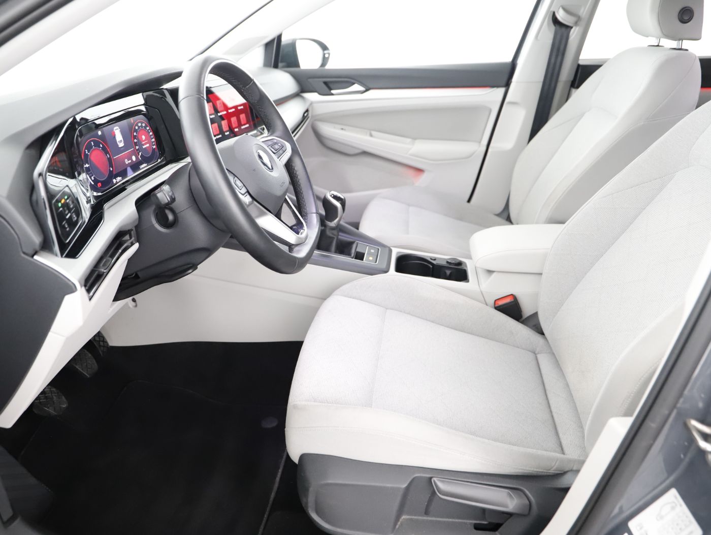 VW Golf VIII Var. 2.0 TDI Life | Bild 8 von 26