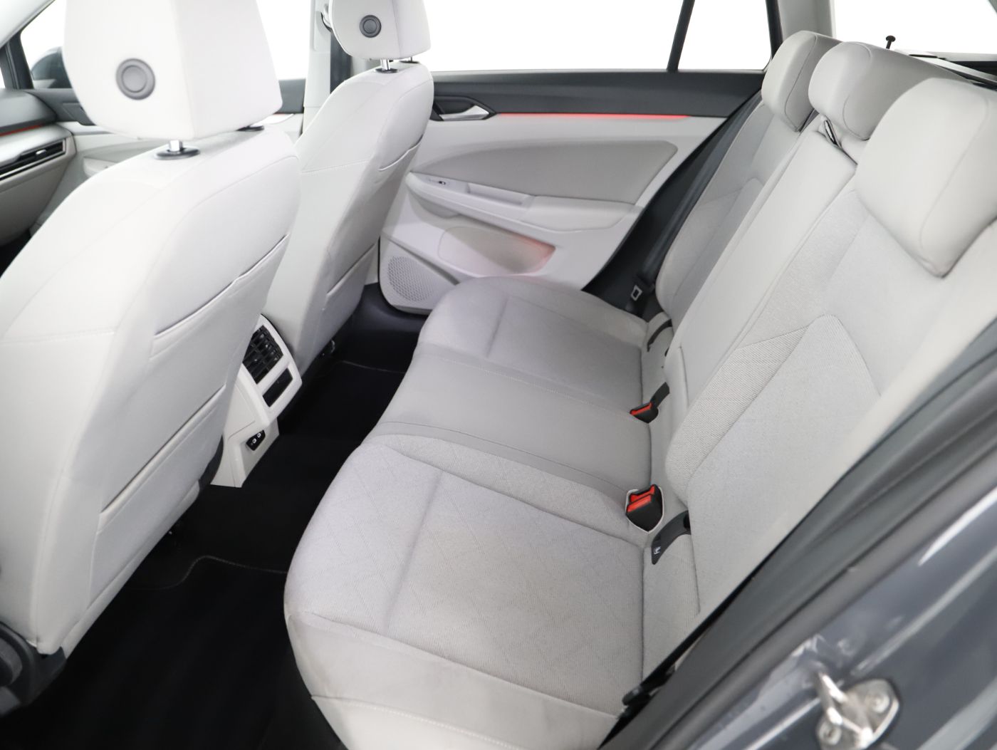 VW Golf VIII Var. 2.0 TDI Life | Bild 9 von 26