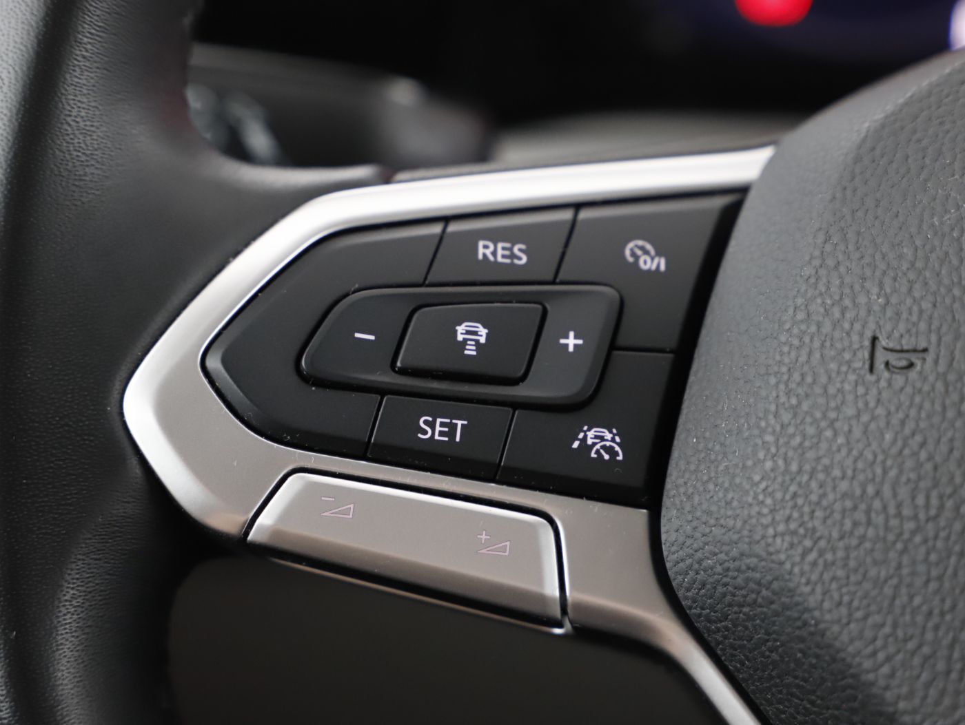 VW Golf VIII Var. 2.0 TDI Life | Bild 18 von 26