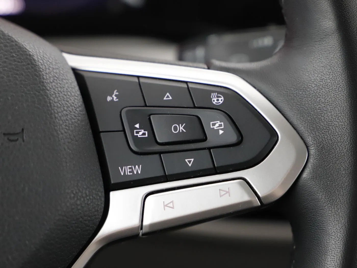 VW Golf VIII Var. 2.0 TDI Life | Bild 19 von 26