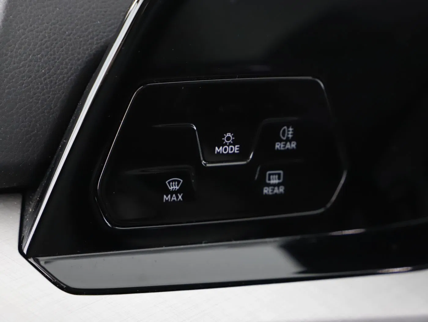 VW Golf VIII Var. 2.0 TDI Life | Bild 20 von 26