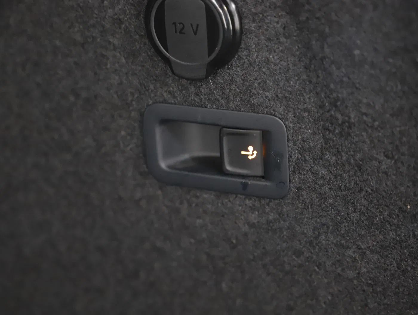 VW Golf VIII Var. 2.0 TDI Life | Bild 24 von 26