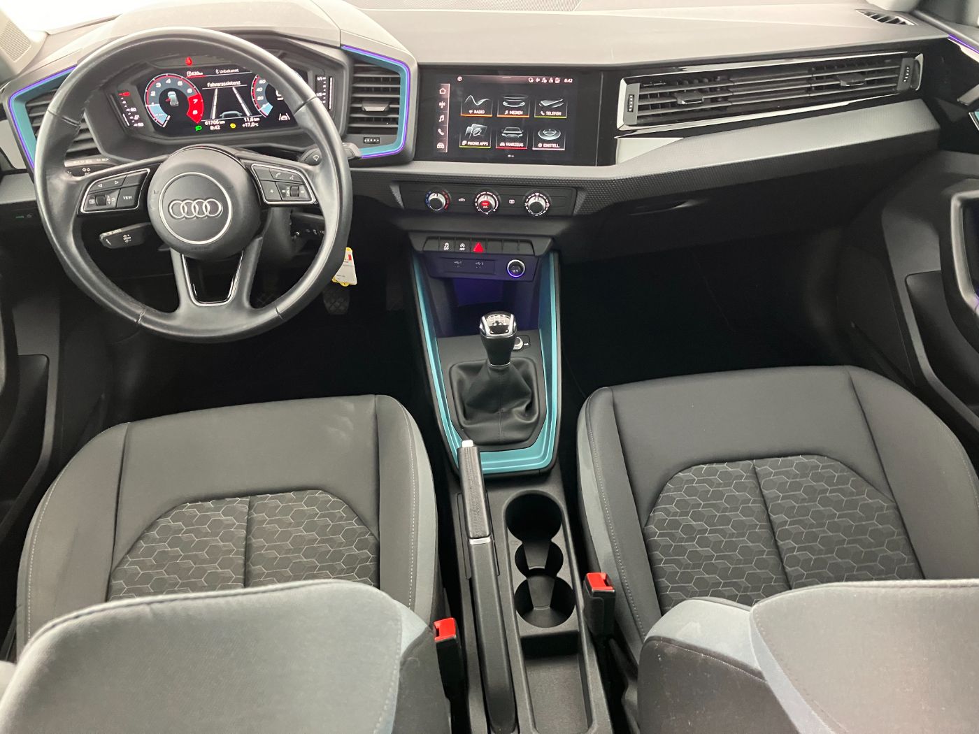 Audi A1 Sportback 30 TFSI S-Line | Bild 13 von 29