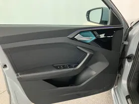 Audi A1 Sportback 30 TFSI S-Line | Thumbnail 4 von 29