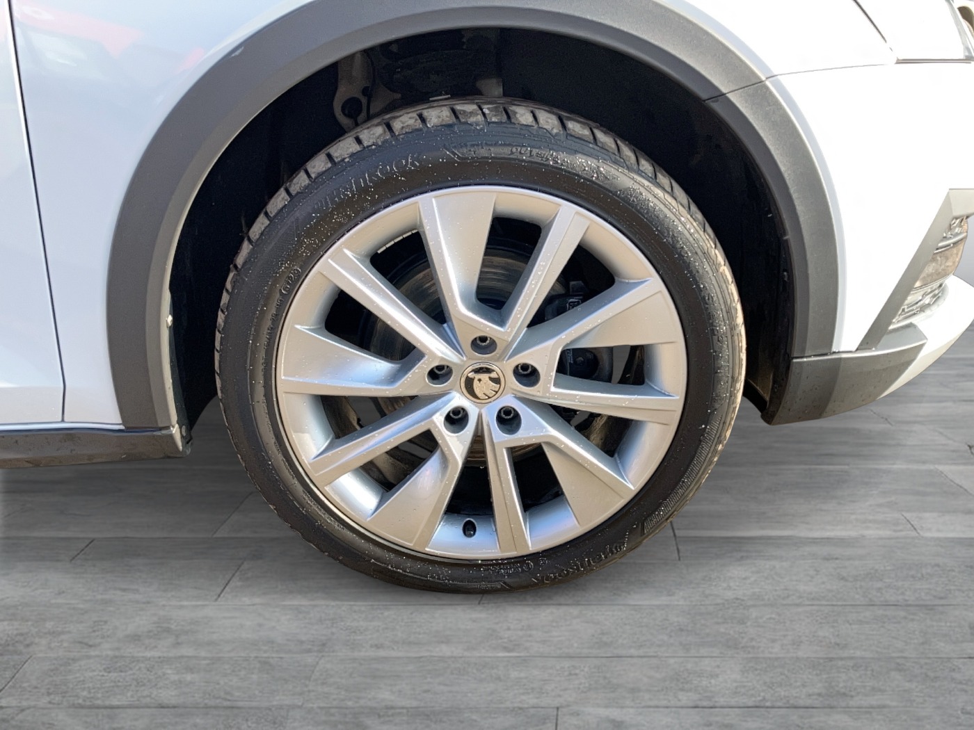 Skoda Octavia Combi 2.0 TDI Scout | Bild 7 von 27