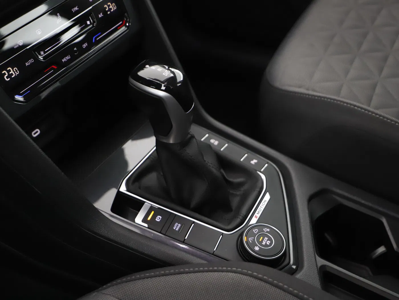 VW Tiguan 2.0 TDI BMT 4Motion Life | Bild 11 von 22