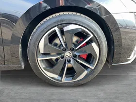 Skoda Octavia Combi 2.0 TDI RS | Thumbnail 8 von 28