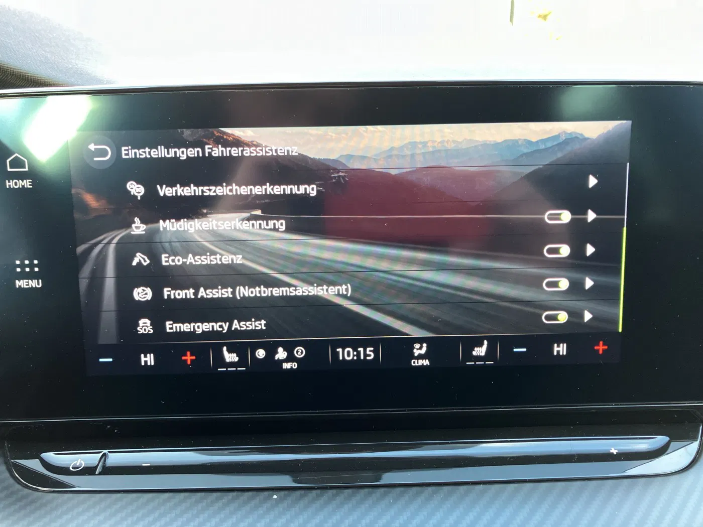 Skoda Octavia Combi 2.0 TDI RS | Bild 16 von 28