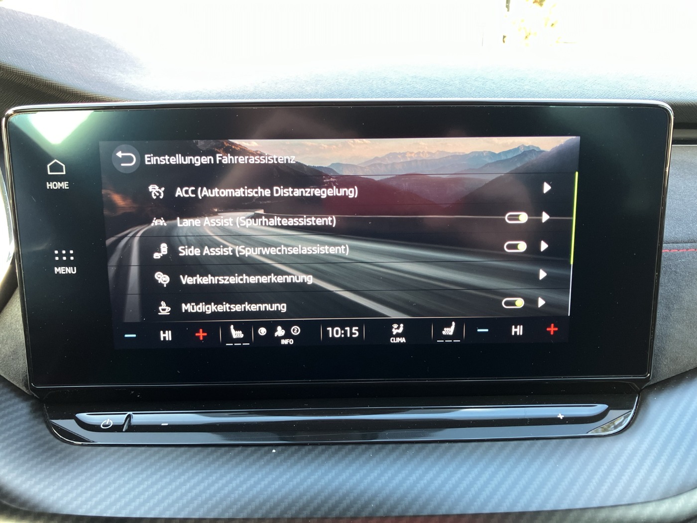 Skoda Octavia Combi 2.0 TDI RS | Bild 17 von 28