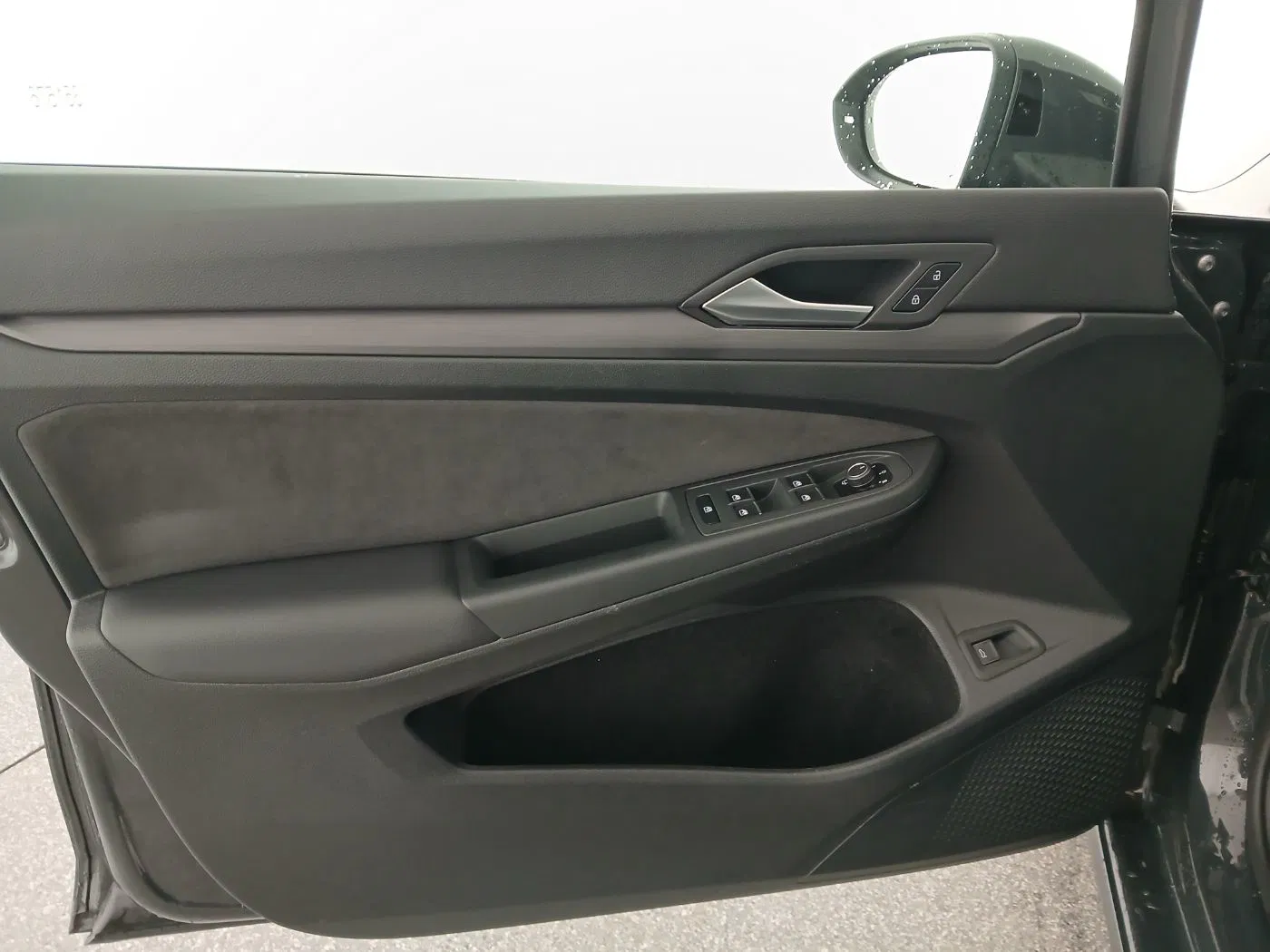 VW Golf VIII Var. 1.5 eTSI DSG | Bild 8 von 25