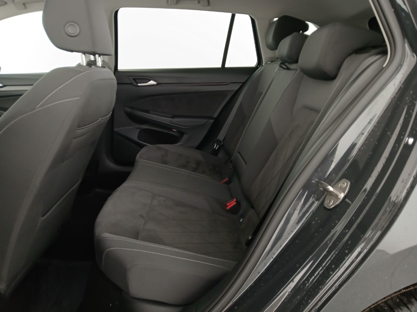 VW Golf VIII Var. 1.5 eTSI DSG | Bild 23 von 25