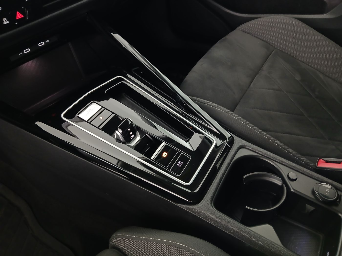 VW Golf VIII Var. 1.5 eTSI DSG | Bild 22 von 25