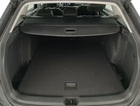 VW Golf VIII Var. 1.5 eTSI DSG | Thumbnail 24 von 25