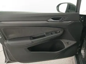 VW Golf VIII Variant 1.5 eTSI Style | Thumbnail 10 von 28