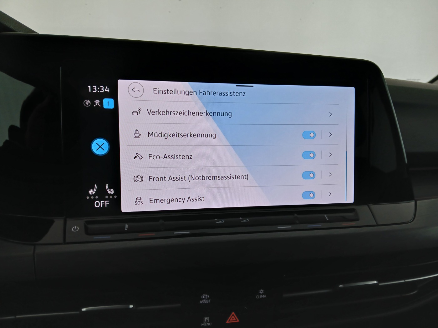 VW Golf VIII Variant 1.5 eTSI Style | Bild 23 von 28