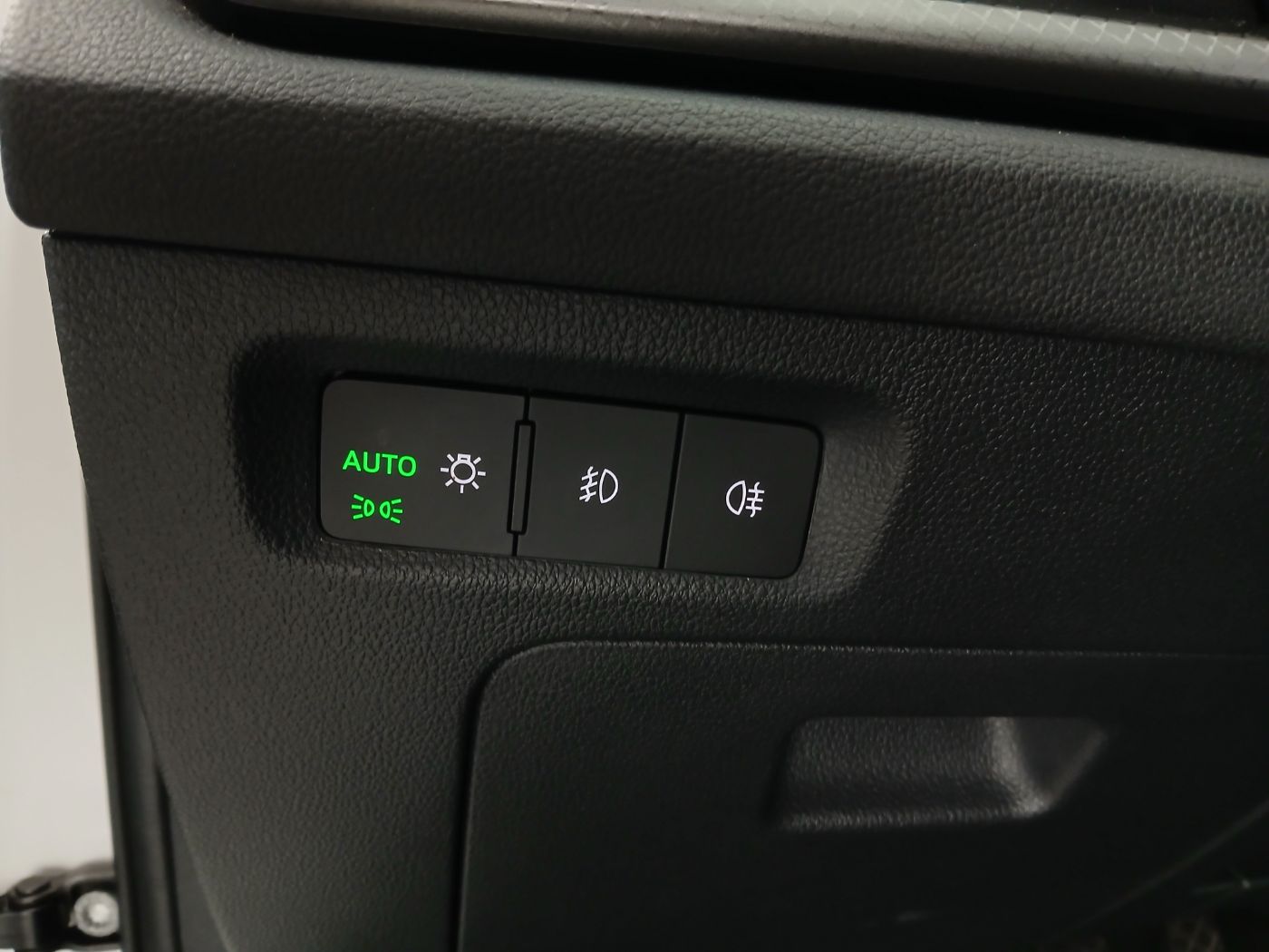 Skoda Octavia Combi 2.0 TDI DSG Ambition | Bild 13 von 26