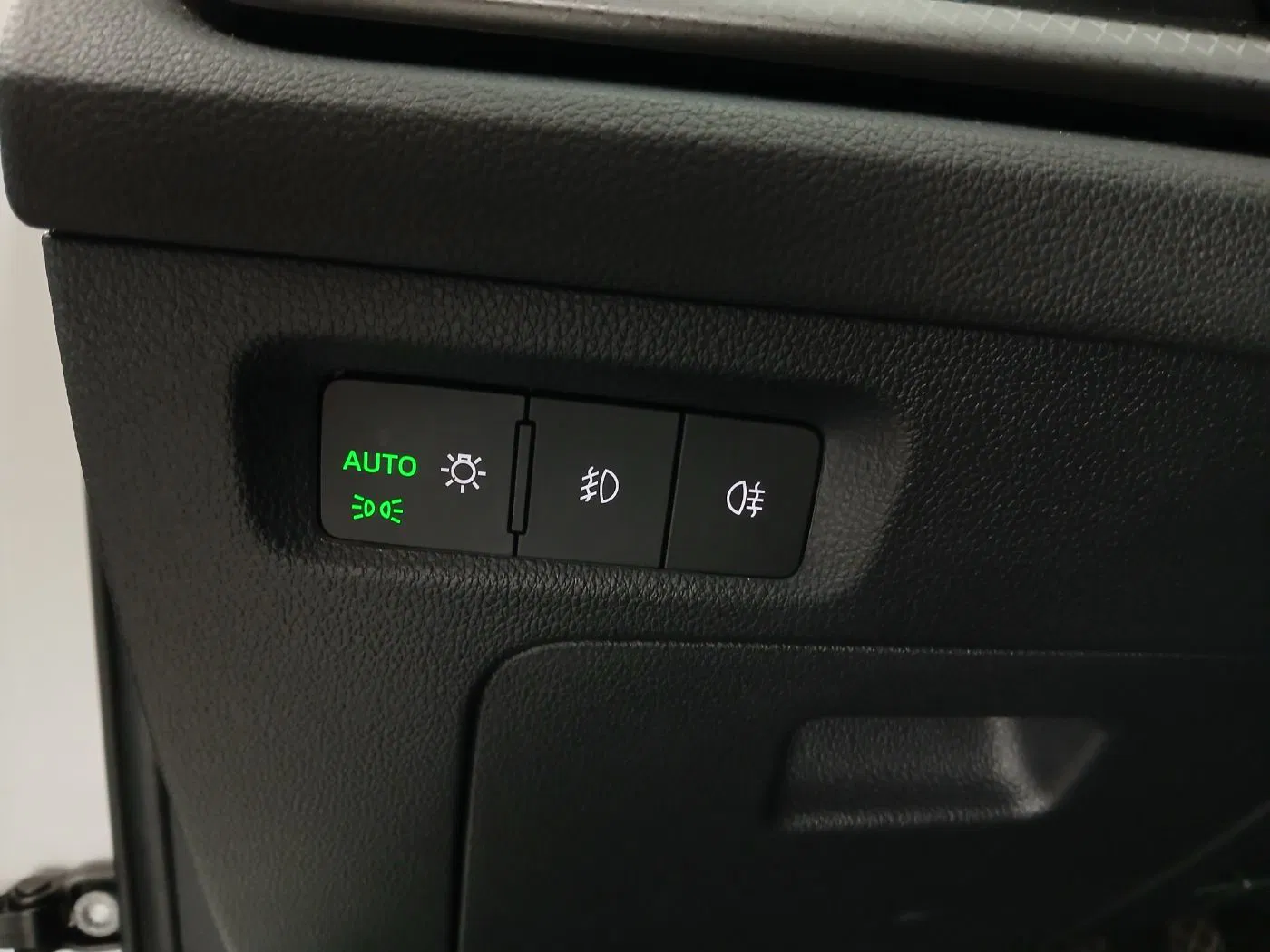 Skoda Octavia Combi 2.0 TDI DSG Ambition | Bild 13 von 26