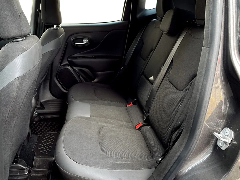 Jeep Renegade 1.6 MultiJet FWD | Bild 24 von 26