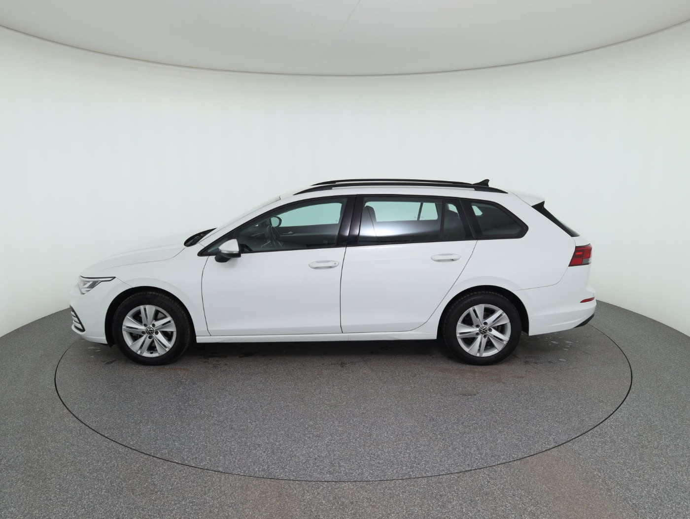 VW Golf VIII Variant 2.0 TDI Life | Bild 9 von 25