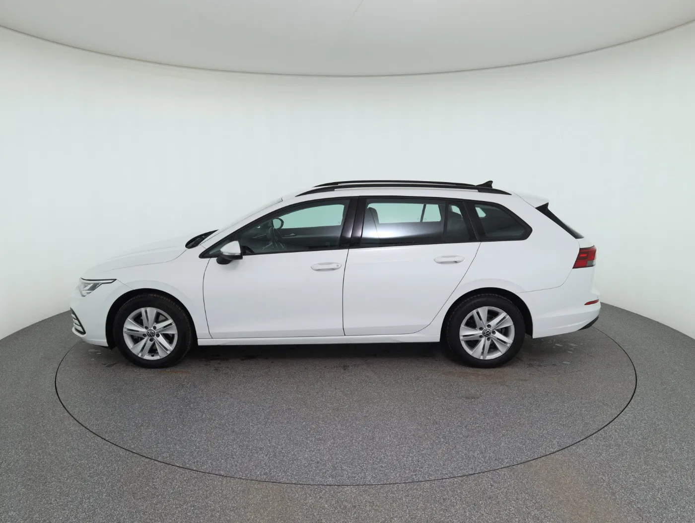 VW Golf VIII Variant 2.0 TDI Life | Bild 9 von 25