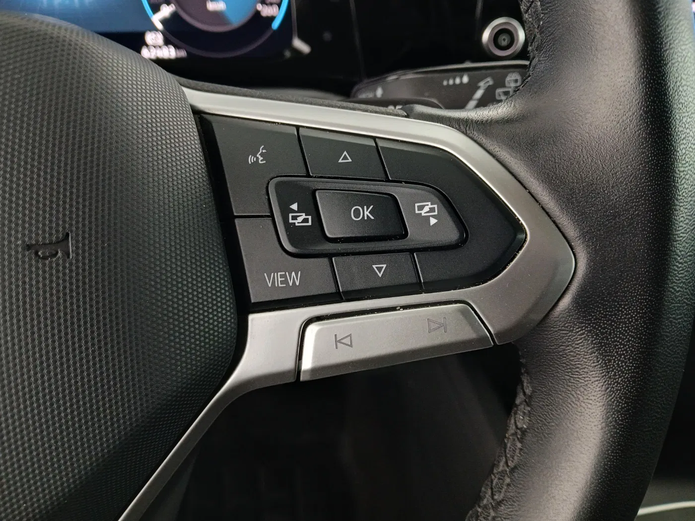 VW Golf VIII Variant 2.0 TDI Life | Bild 18 von 25