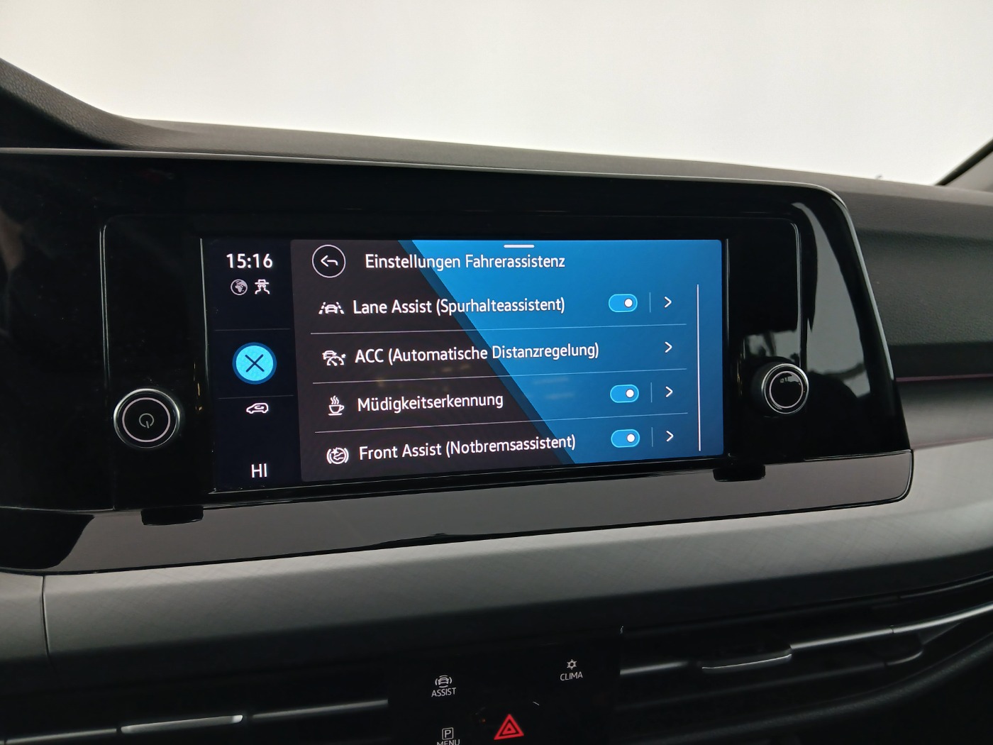 VW Golf VIII Variant 2.0 TDI Life | Bild 21 von 25