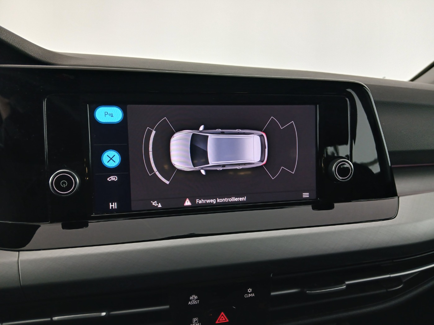 VW Golf VIII Variant 2.0 TDI Life | Bild 22 von 25