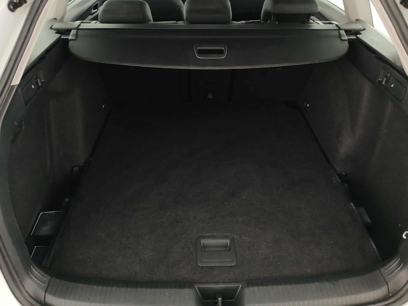 VW Golf VIII Variant 2.0 TDI Life | Bild 25 von 25