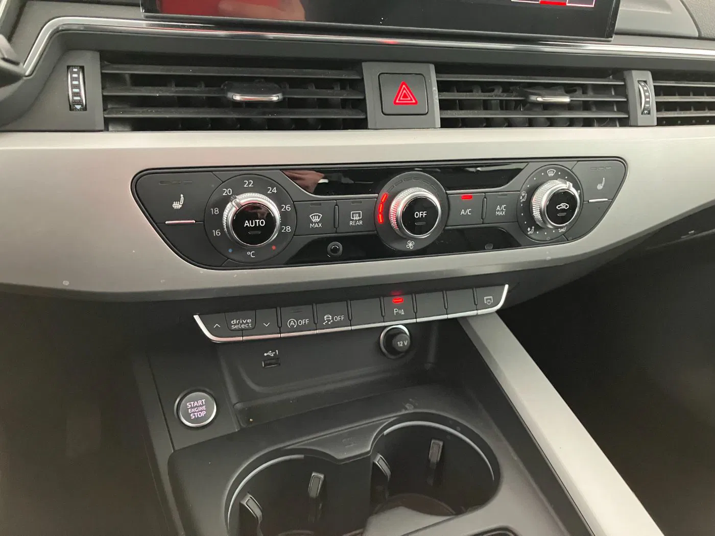 Audi A4 Avant 35 TDI Advanced Aut | Bild 13 von 31