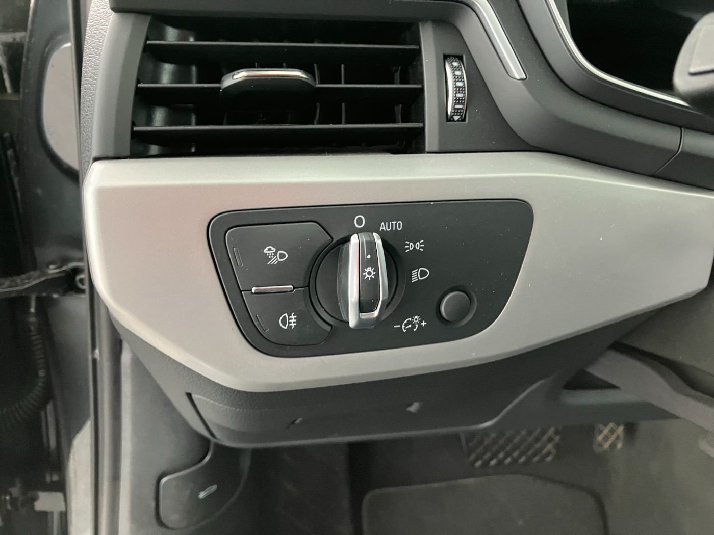 Audi A4 Avant 35 TDI Advanced Aut | Bild 5 von 31