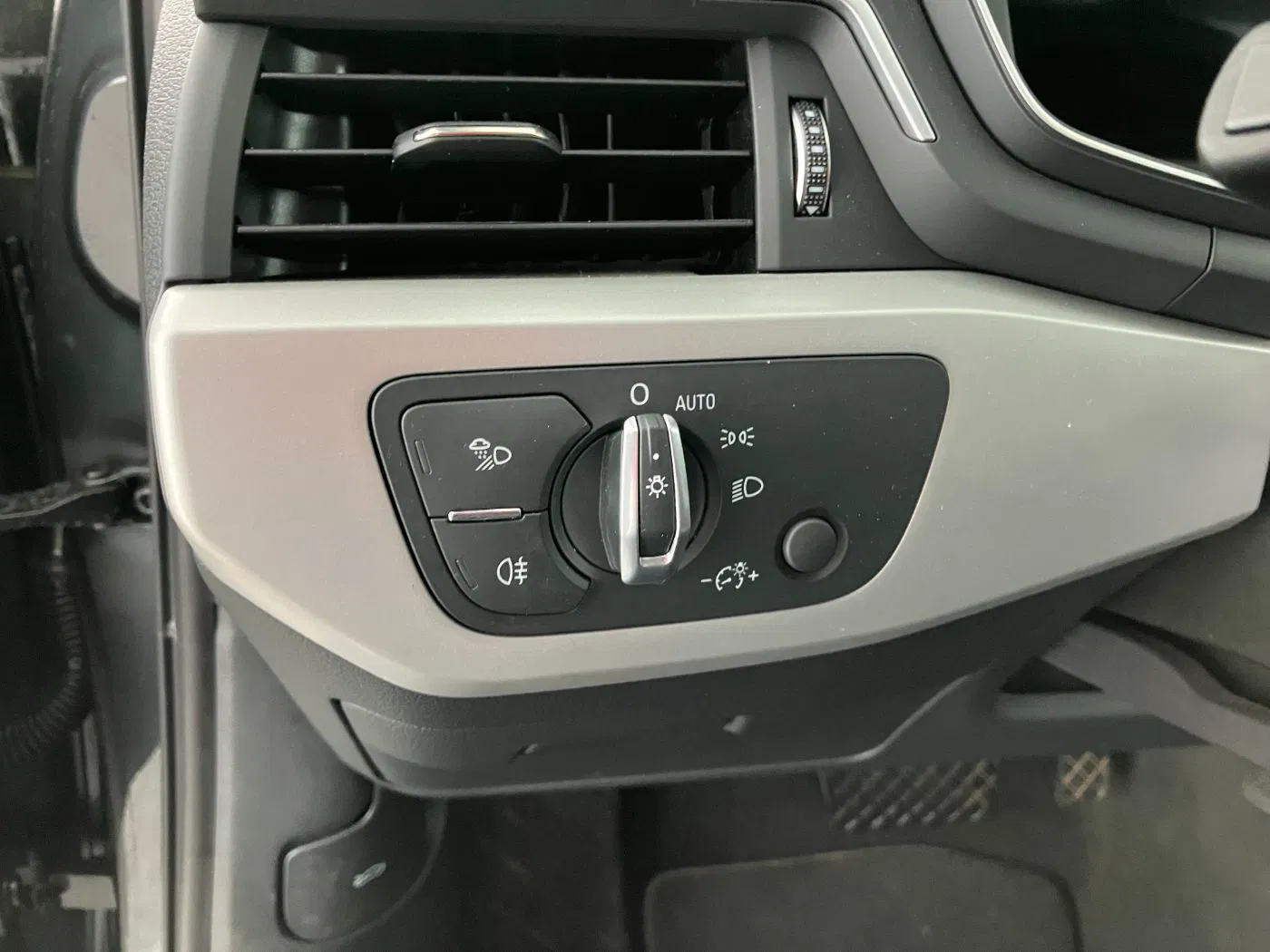 Audi A4 Avant 35 TDI Advanced Aut | Bild 5 von 31