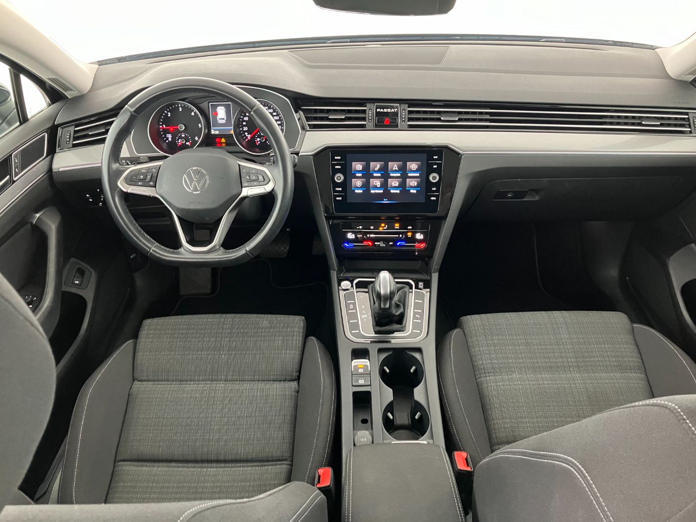 VW Passat Variant 2.0 TDI BMT Business | Bild 13 von 31