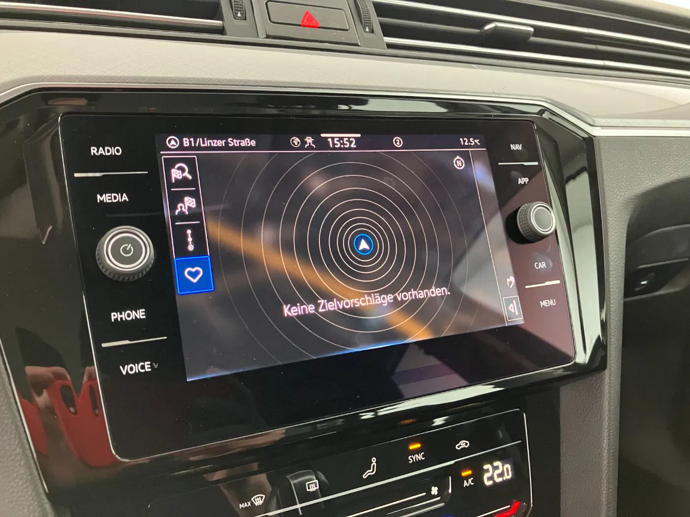 VW Passat Variant 2.0 TDI BMT Business | Bild 21 von 31