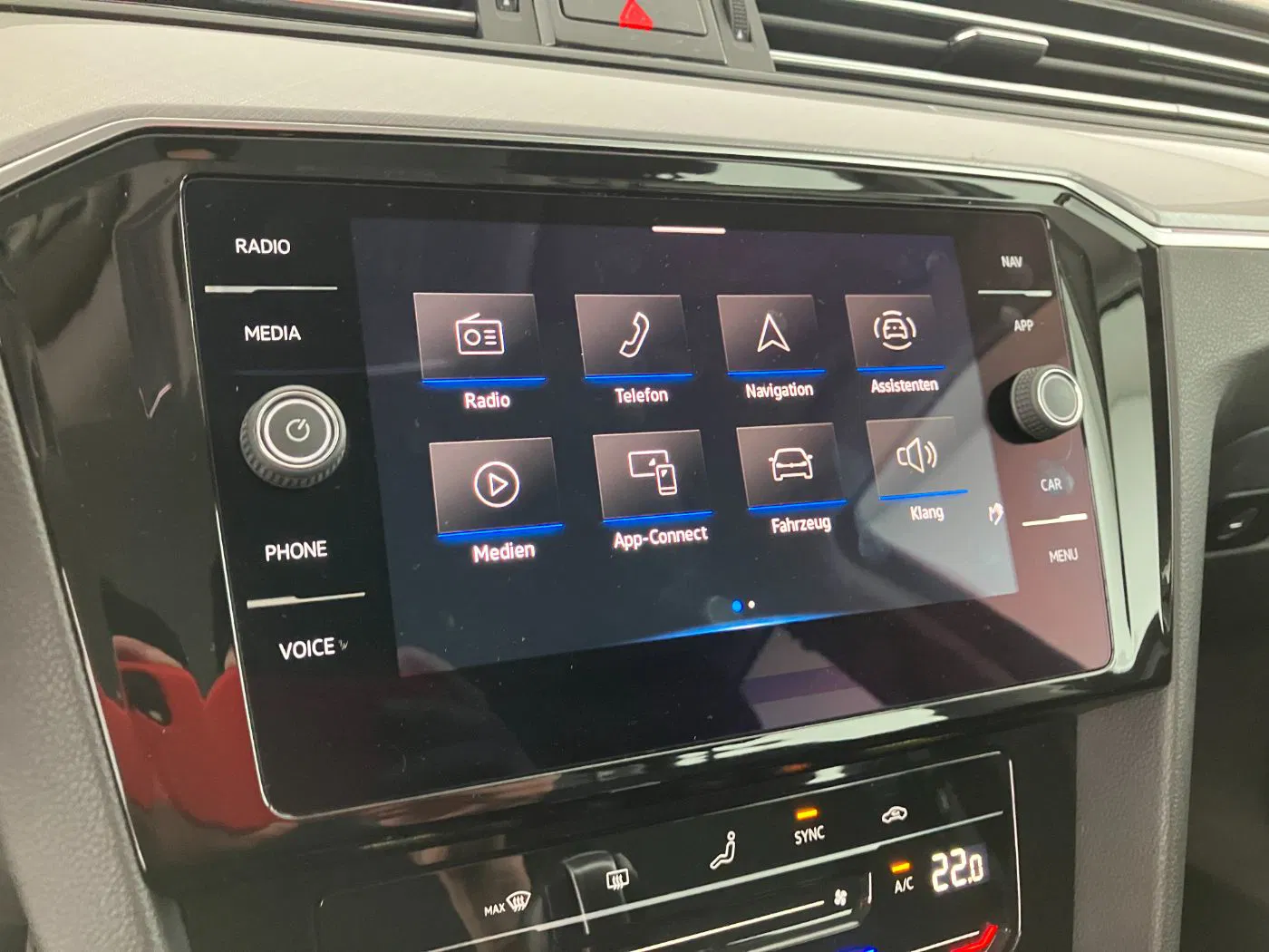 VW Passat Variant 2.0 TDI BMT Business | Bild 23 von 31