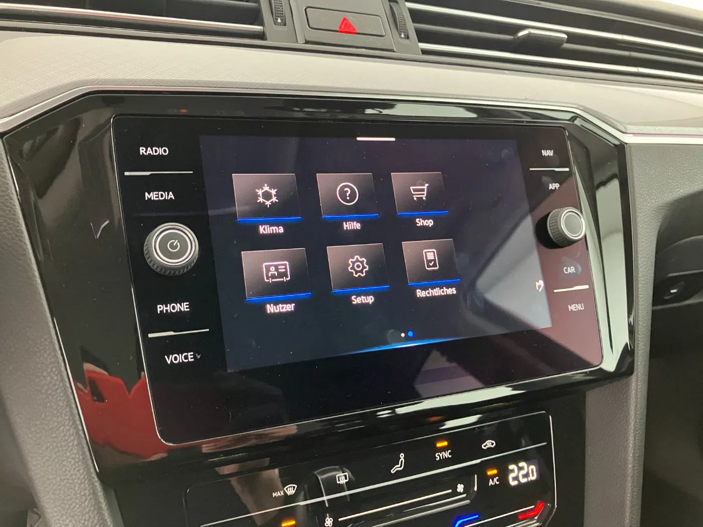 VW Passat Variant 2.0 TDI BMT Business | Bild 24 von 31