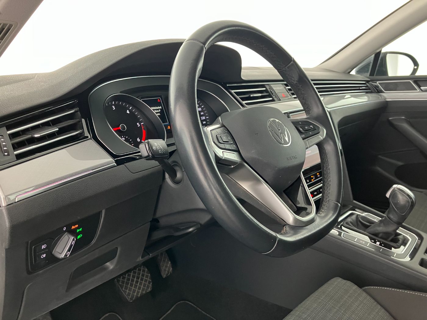 VW Passat Variant 2.0 TDI BMT Business | Bild 8 von 31