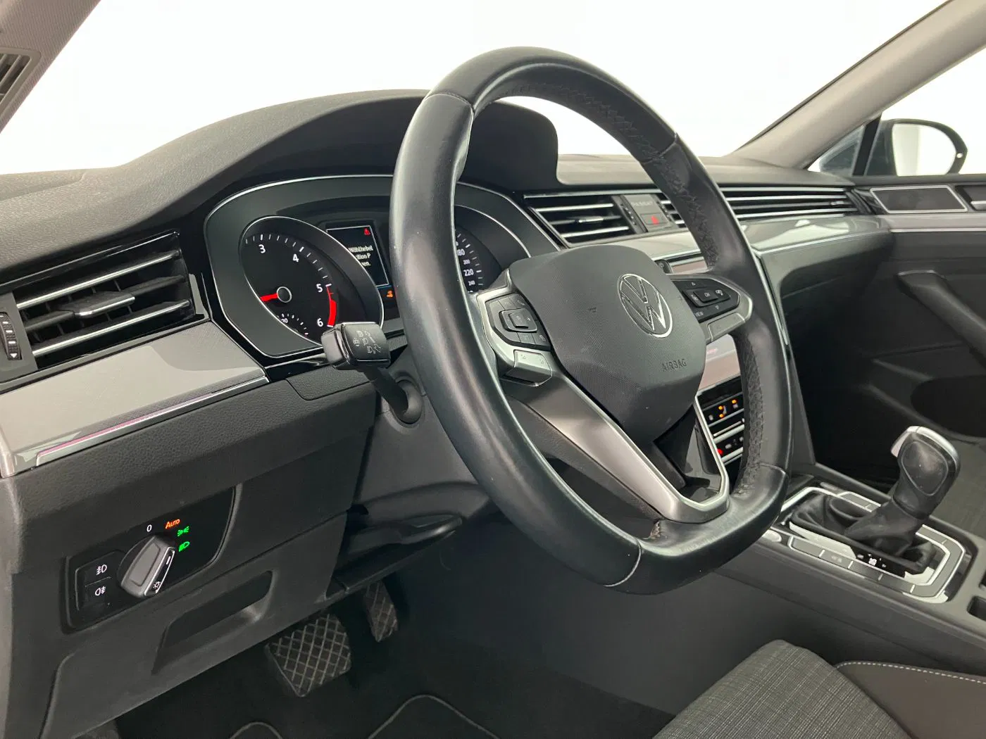 VW Passat Variant 2.0 TDI BMT Business | Bild 8 von 31