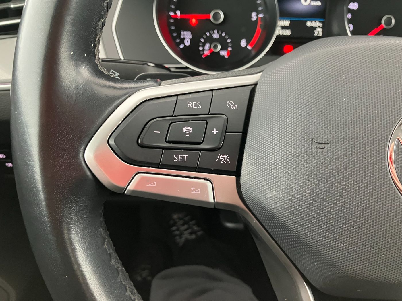 VW Passat Variant 2.0 TDI BMT Business | Bild 11 von 31