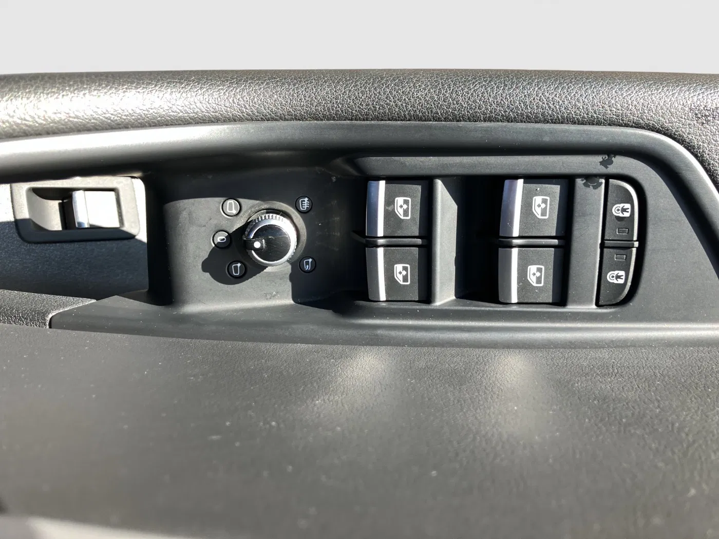 Audi A4 40 2.0 TDI advanced | Bild 12 von 20